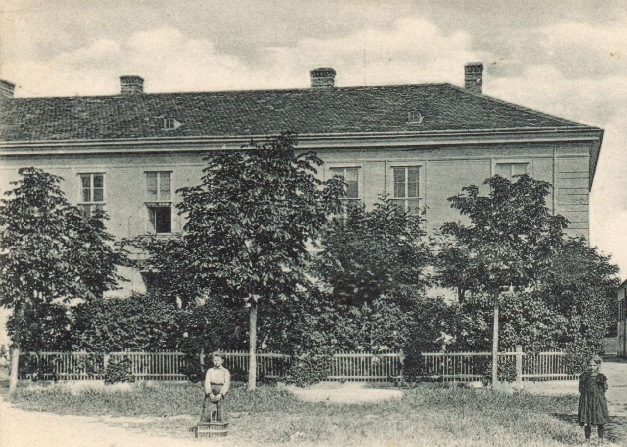 Volkschule Pfaffstätten, 1900